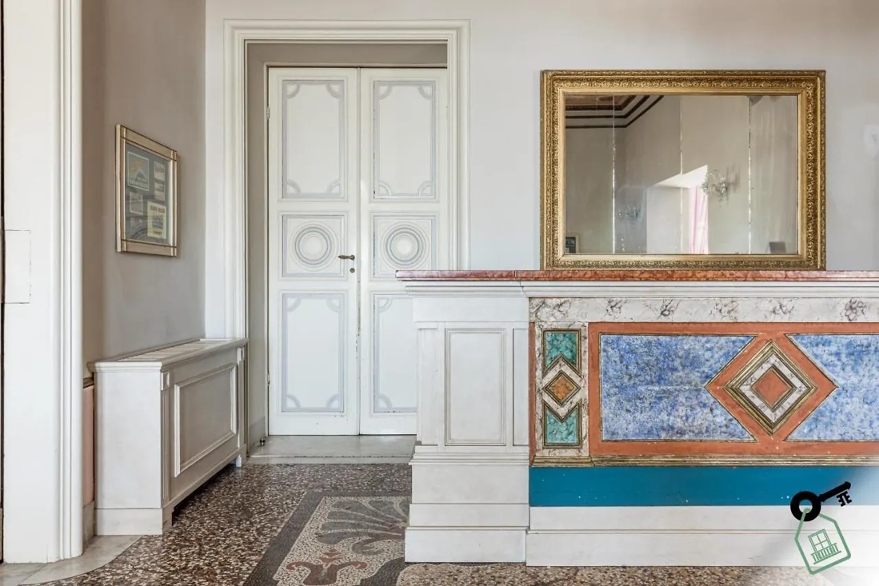 Hotel Rooms Livorno 0*,