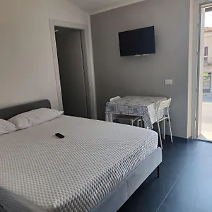 Flat 1 Balcone , Verona Italia